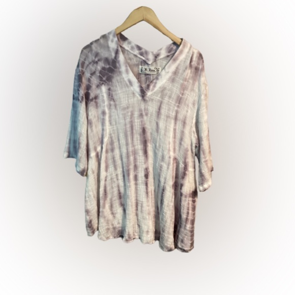 M.Rena Gauzy Tunic Top. New. Purple and White Tie Dye. NWOT